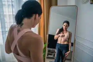 consejos para cuidar la piel después de la abdominoplastia