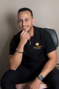Jerson PazProfessional chiropractor and specialist in postoperative and body shaping.