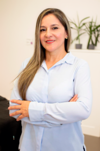 Isabel GutierrezEsteticista con especialización en pre y post operatorio, fibrosis y flacidez, tratamientos reductores y faciales.